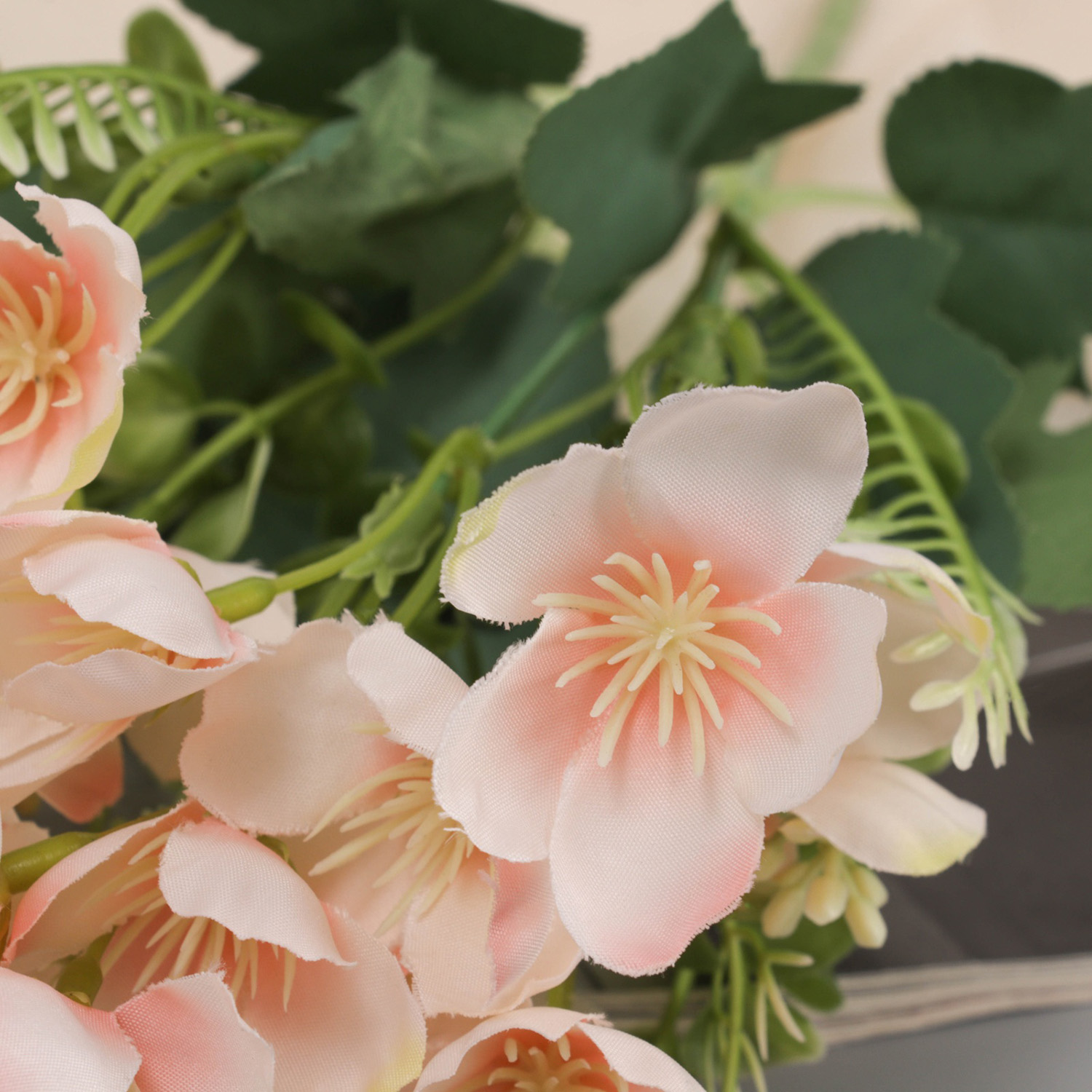 Букет искусственный «Морозник элит с зеленью», 29 см, МИКС