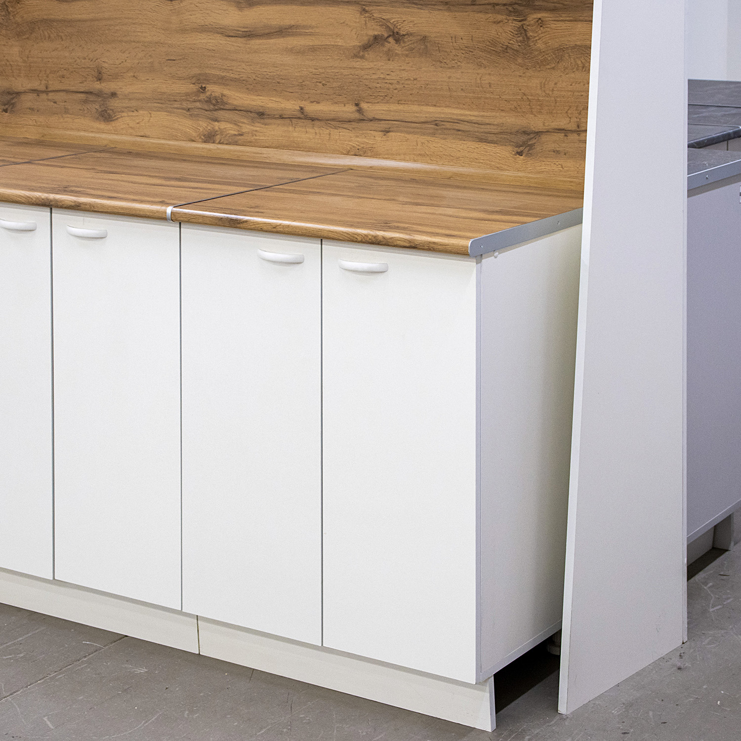 Шкаф напольный 600х850х480 мм BROZEX-WOOD Liberty, с двумся дверцами, белый