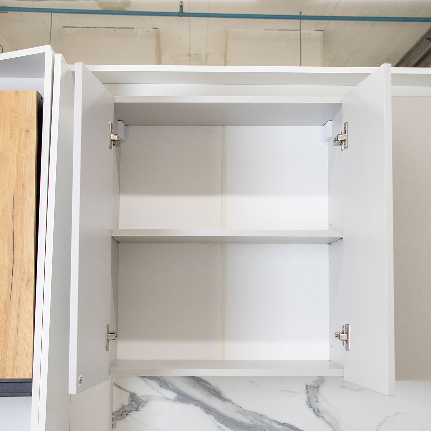 Шкаф навесной 600х676х290 мм BROZEX-WOOD Серый лед, с двумя дверцами, серый / графит