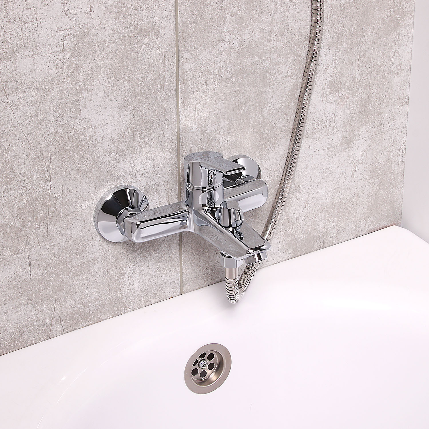 Смеситель для ванны Milardo Stripe, короткий излив, однорычажный, с лейкой