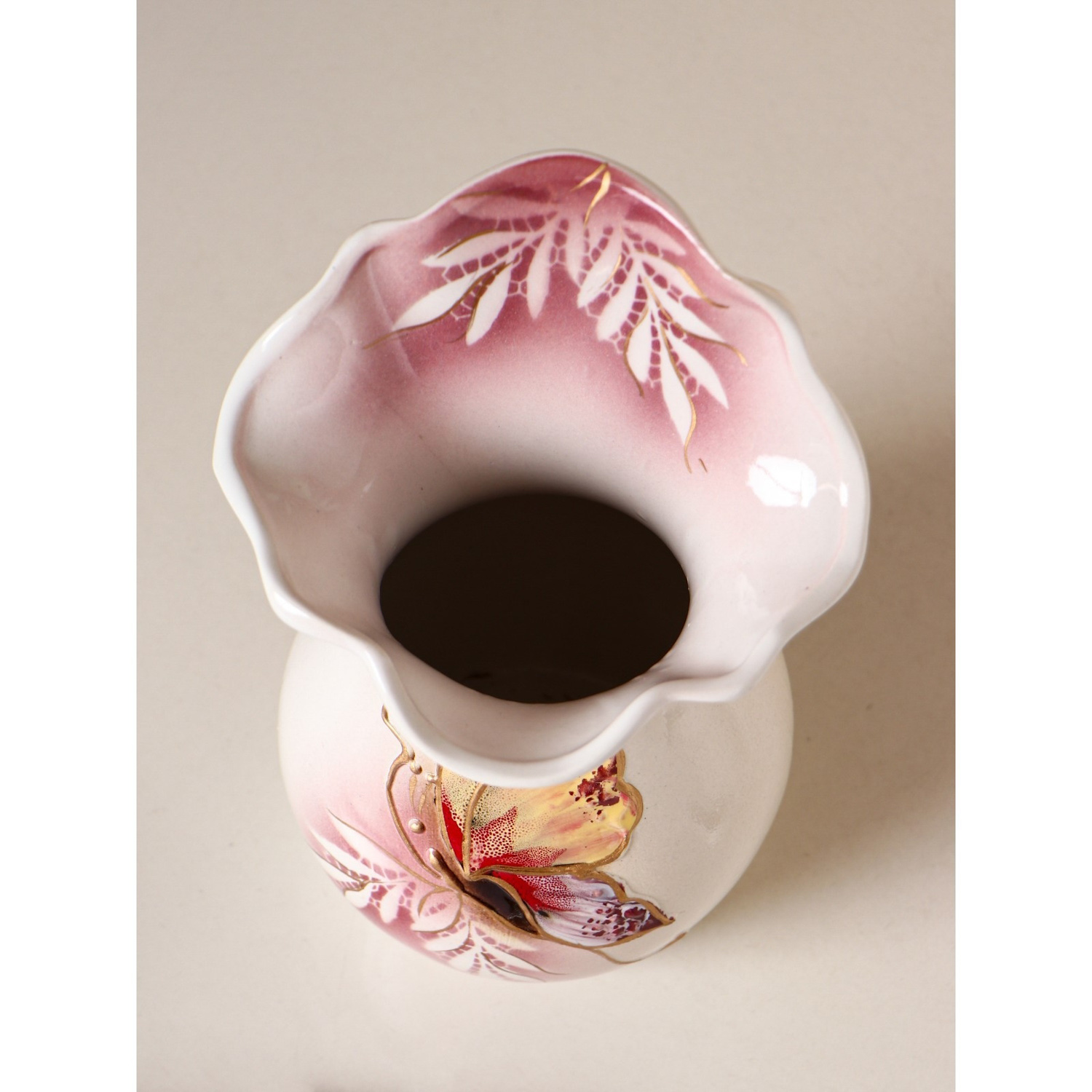 Ваза настольная "Бутон", бело-розовая, бабочка, 22 см 1204585