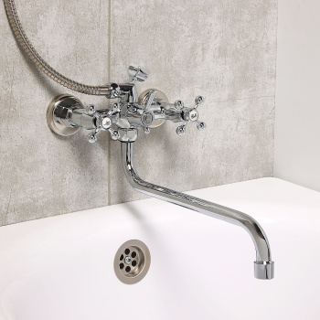 Смеситель для ванны Эверест B22-065, длинный излив, двухвентильный Смеситель для ванны Эверест B22-065, длинный излив, двухвентильный