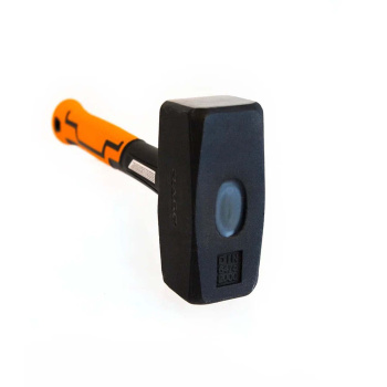 Кувалда 2000 г с фиберглассовой рукояткой RAGE by VIRA