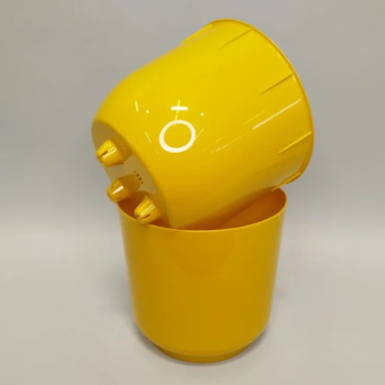 Кашпо пластм. "Дельта" 3,2л d верха 170мм h170мм со вставкой Медовый Д17-34 *1/8