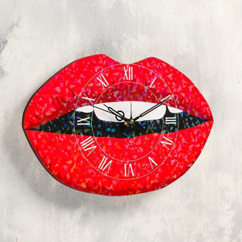 Часы настенные «Губы», стрелки микс, 29х18 см